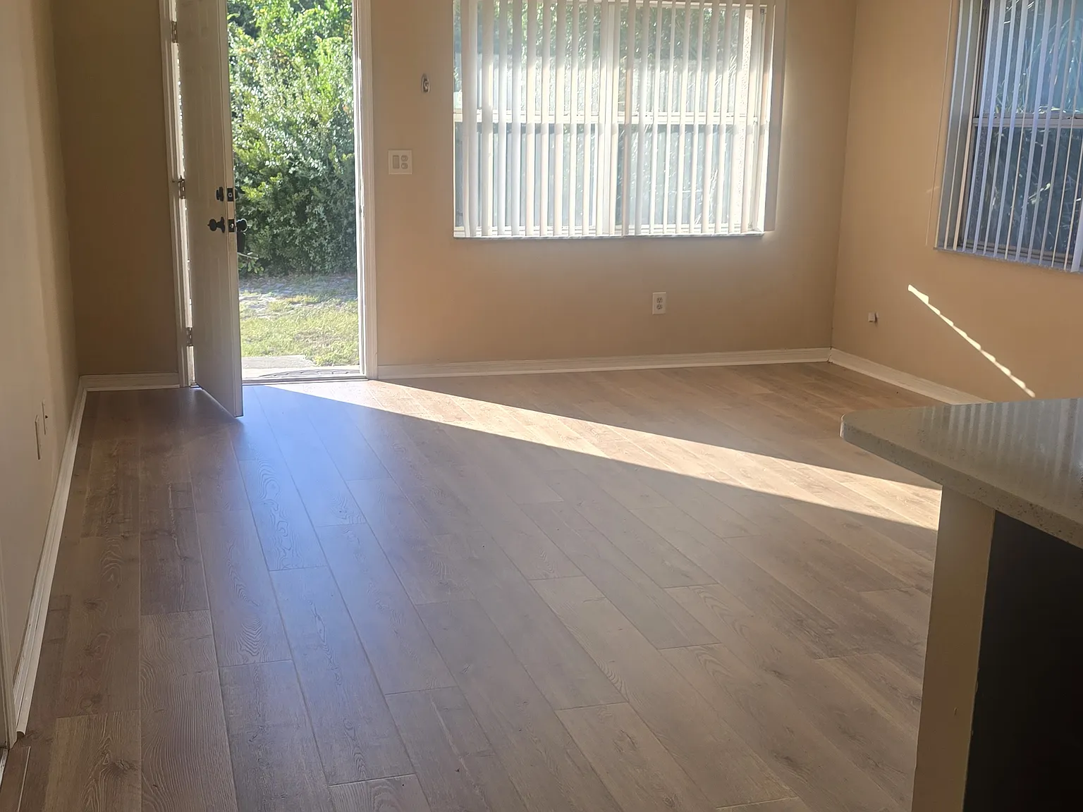 2 bed, 1181 sqft, $1,900 — Photo 2
