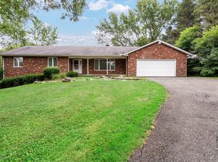 9159 Cedar Rd, Chesterland, OH 44026