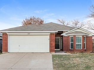 6841 Prairie Hill Rd N, Fort Worth, TX 76131