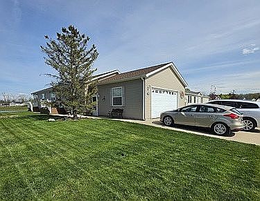 180 Pine Lakes Drive W