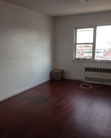 2nd image of 6152 164th St