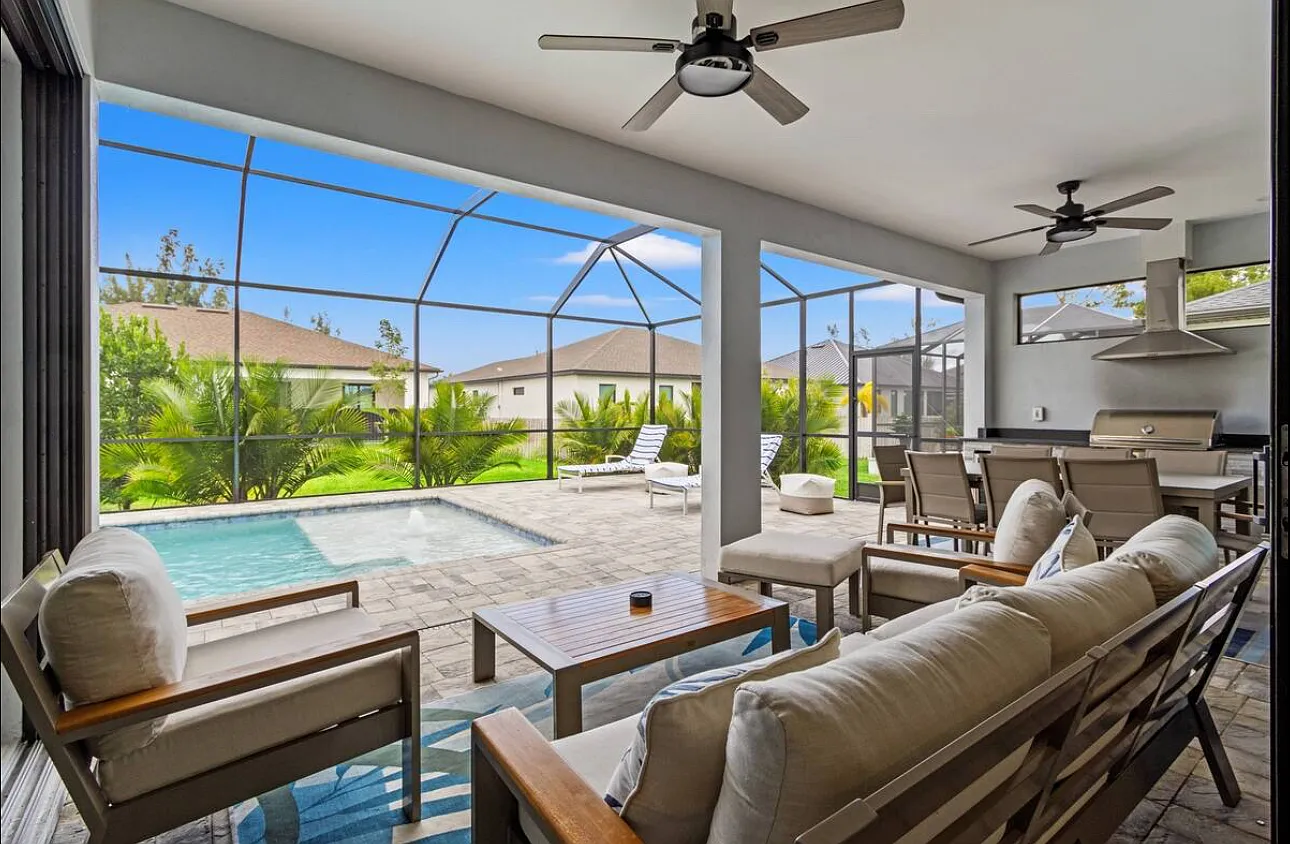 3 bed, 2400 sqft, $6,000 — Photo 1