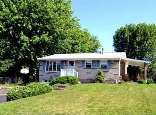 25 Nancy Dr, Jeannette, PA 15644