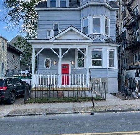 2nd image of 303 William St #1