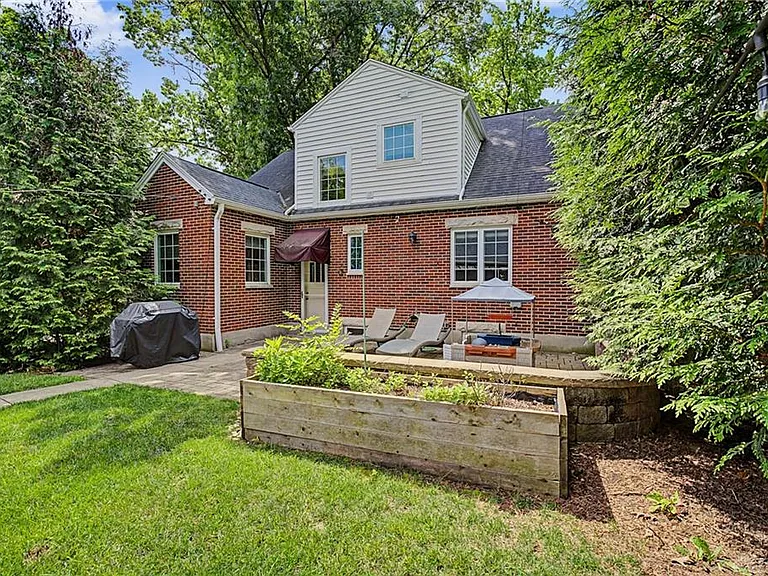 333 Thruston Blvd E — Photo 51