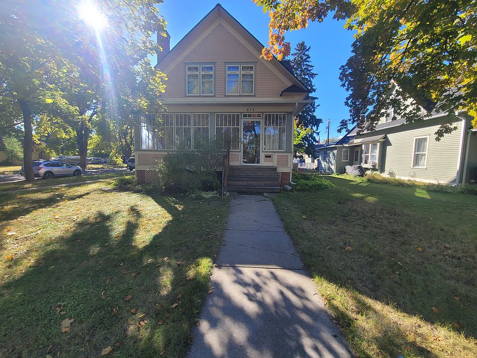 1st image of 644 1st Ave E