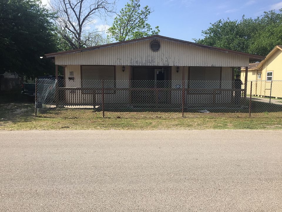 1st image of 402 W Avenue F
