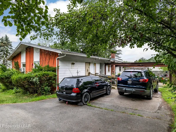 4 Forest Hill Rd, Hazleton, PA 18202