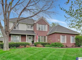 6100 Woodstock Cir, Lincoln, NE 68512