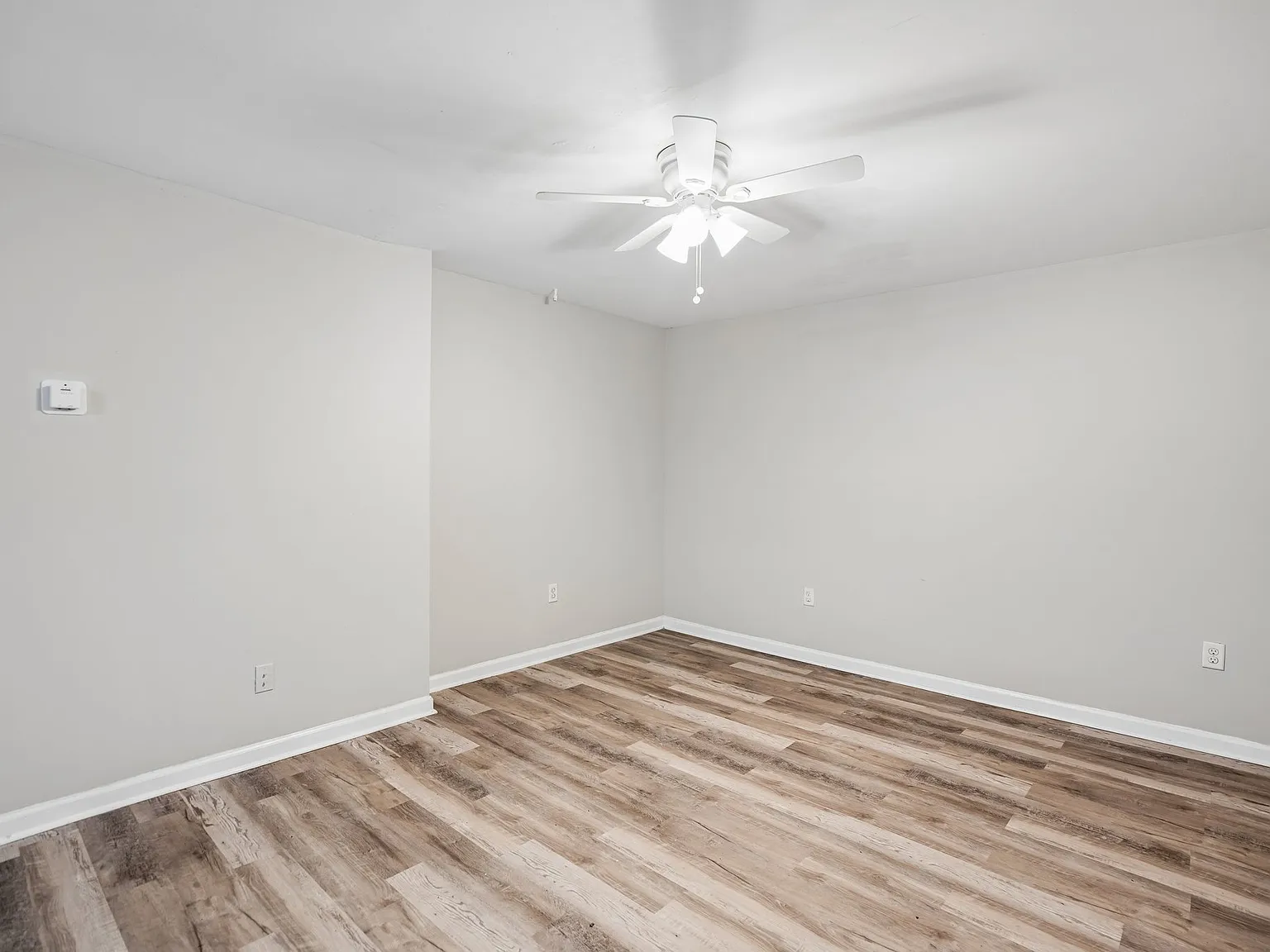 1 bed, $1,090 — Photo 4