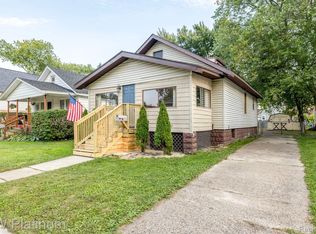 1524 Gillett St, Port Huron, MI 48060