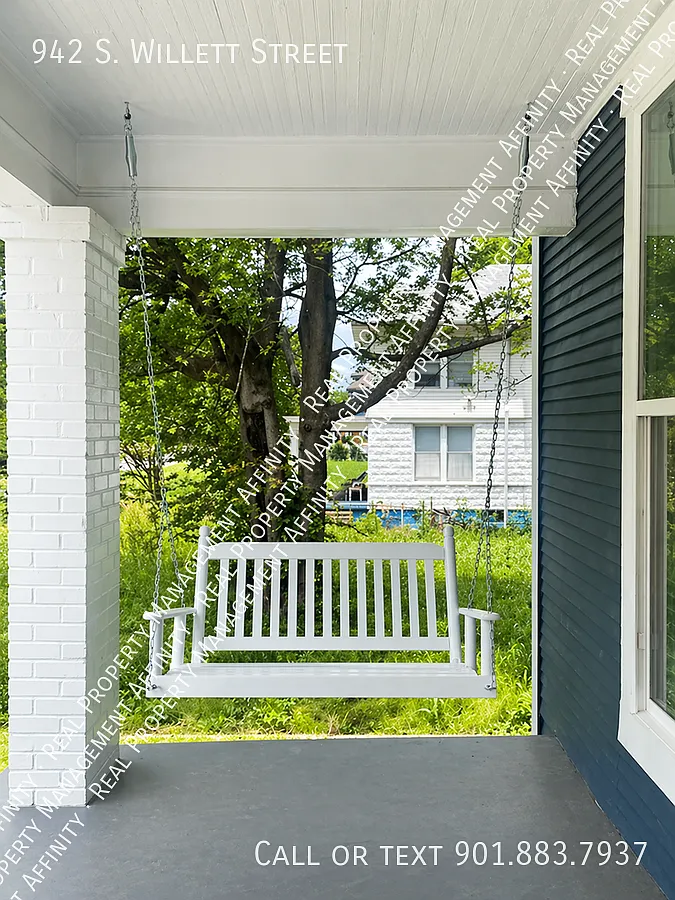 $500 Rent Credit | Spacious 3 Bedroom Home with Bonus Room & Decks — Photo 2