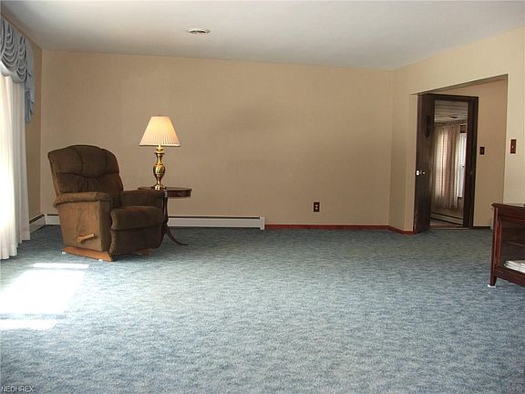 3rd image of 7001 Tamarack Dr