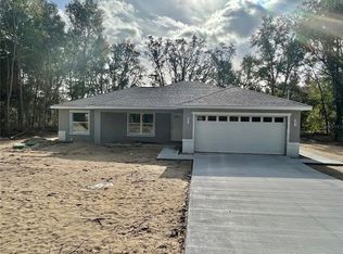 64 Guava Pass, Ocklawaha, FL 32179