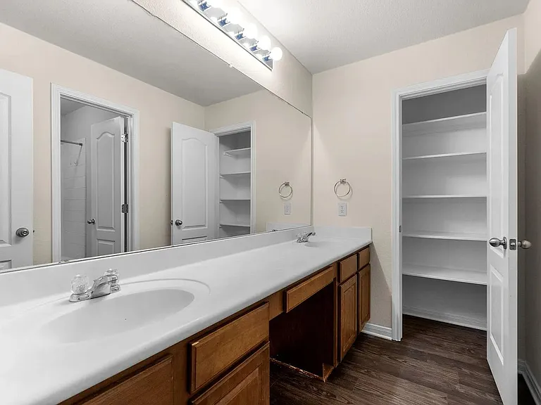 1209 Laurel Oak Trl — Photo 23