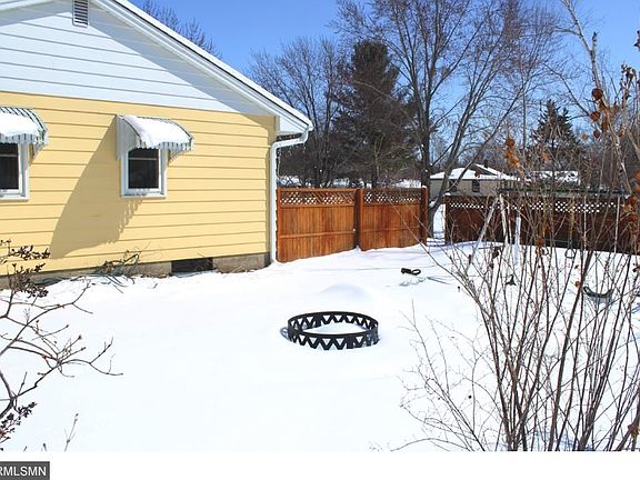 4th image of 2427 Bush Ave E