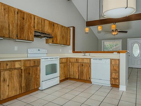 5th image of 3209 Sandspur Dr