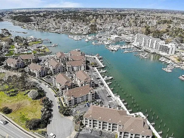 421 Harbour Point #306, Virginia Beach, VA 23451