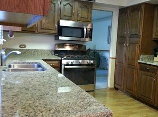 567 Shenandoah Trl, Elgin, IL 60123