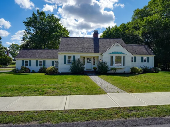 122 Maple St, Norwood, MA 02062