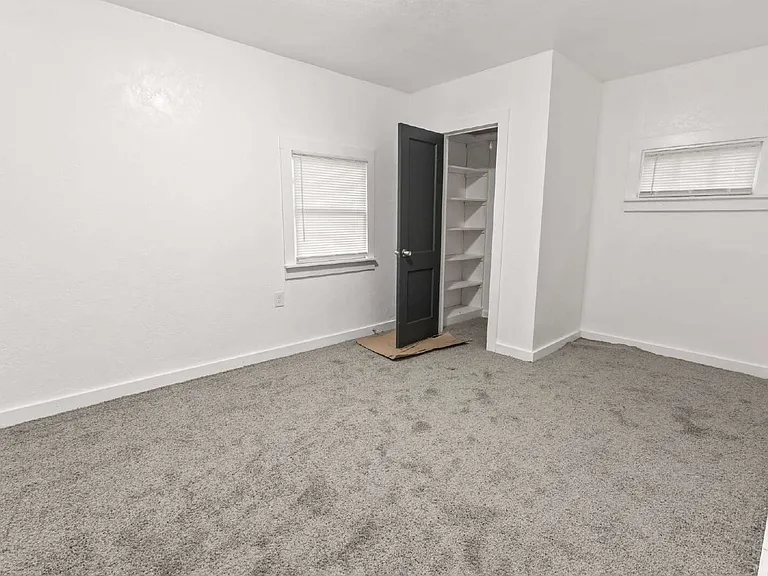 3417 Brooklyn Ave — Photo 10