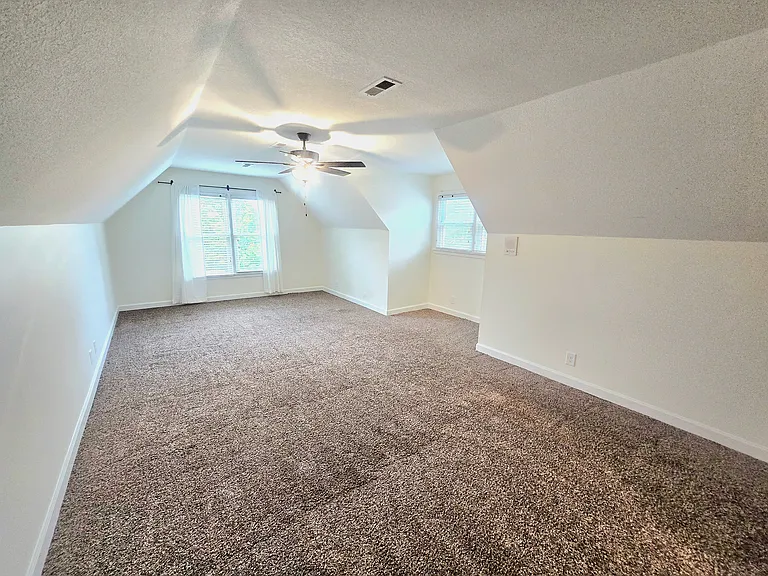 735 Courtland Ave — Photo 42