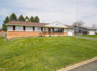 2115 Wisteria Cir, Macungie, PA 18062