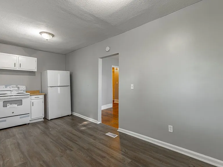 126 Goodson Ave — Photo 13