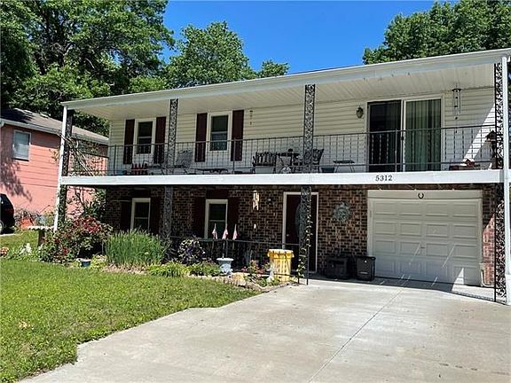 2nd image of 5312 NE 56th Pl