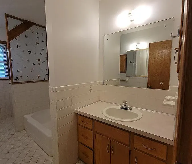 701 NW Hearns Ave — Photo 8