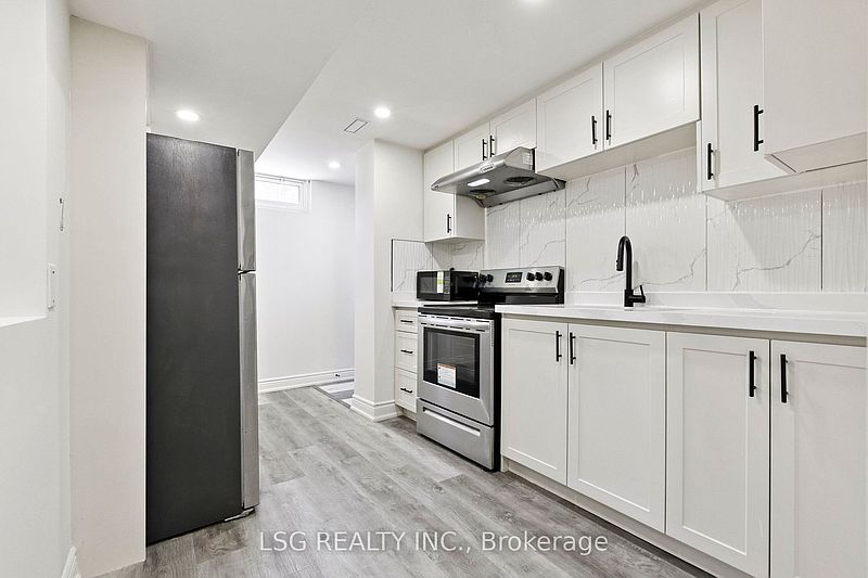 Kitchener House for rent - 2 Bedrooms — photo 10