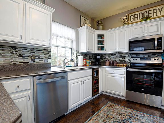 3rd image of 152 Overton Dr