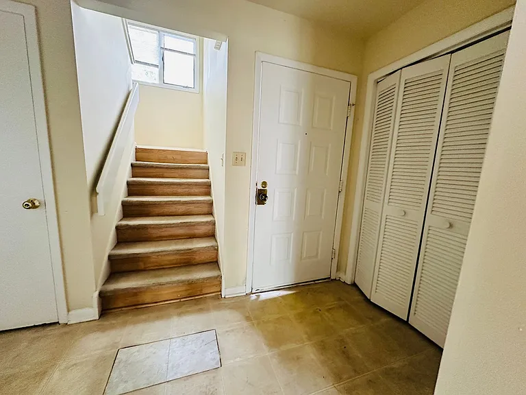 301 Shenandoah Cir — Photo 5