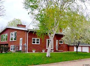 545 Villa St, Dubuque, IA 52003