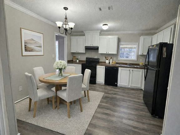 3rd image of 9330 Eden Dr #495