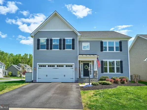 7141 Lake Dr, Warrenton, VA 20187