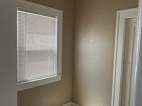 5th image of 1912 Washington Ave APT 2