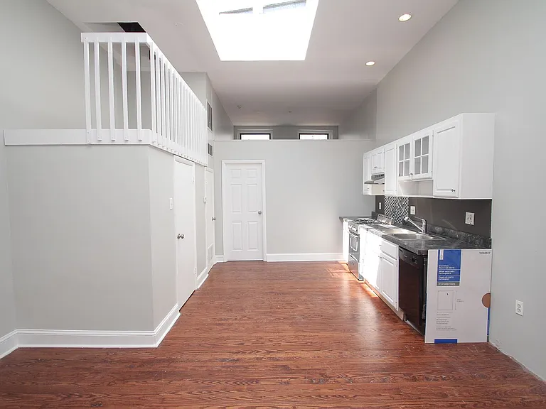 1527 South Street — Photo 9
