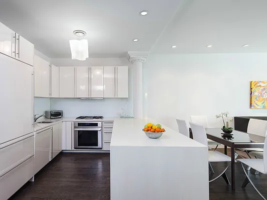 Sold by Sotheby's International Realty | media 10