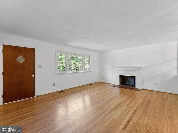 3rd image of 8529 Washington Ave