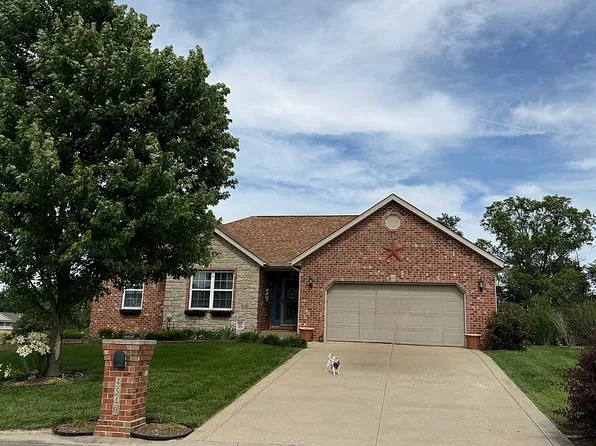 4540 Baywood Ln, Smithton, IL 62285