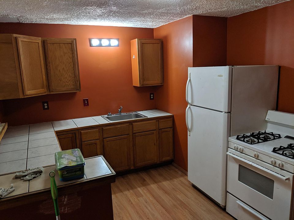 2nd image of 437 E Carson St APT 1