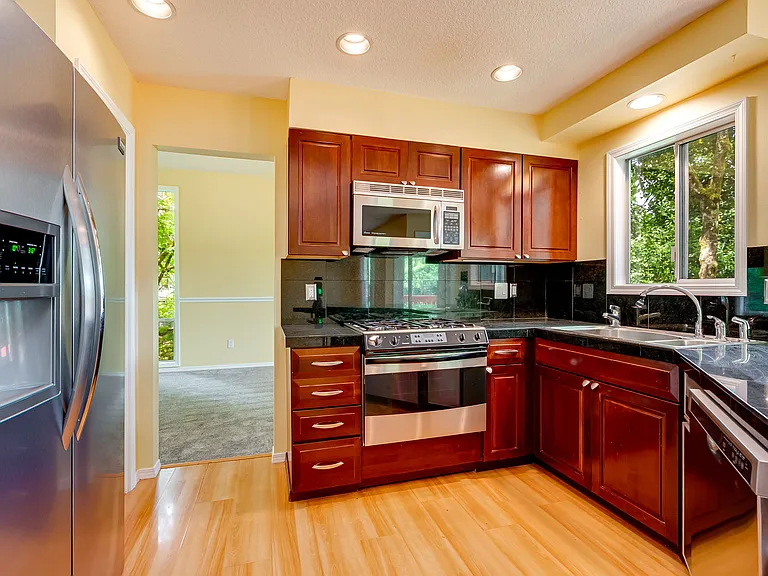 725 Ash St — Photo 19