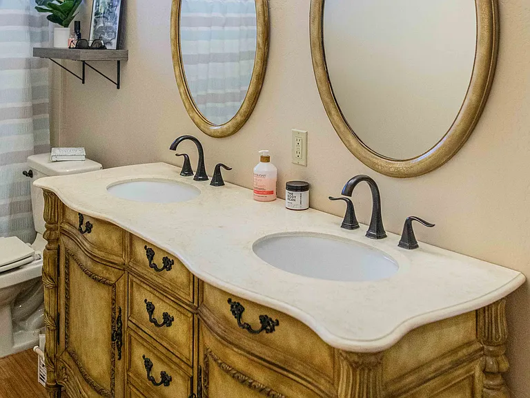 226 Cook Ct — Photo 13
