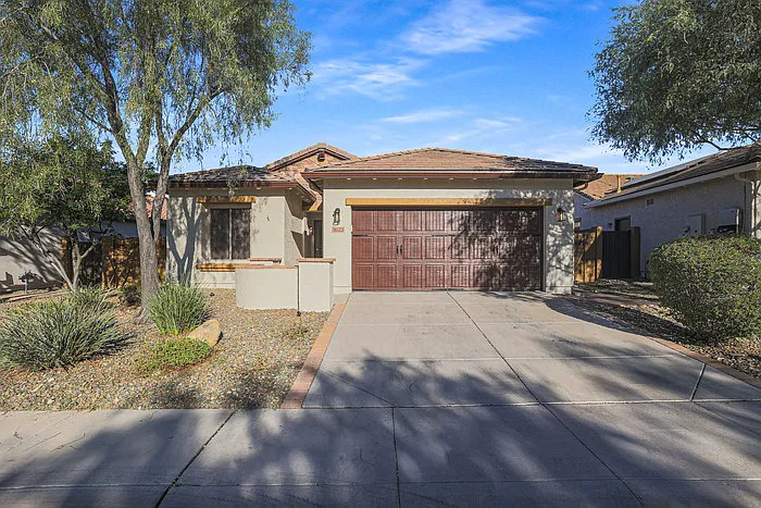 1622 W Big Oak St — Photo 2