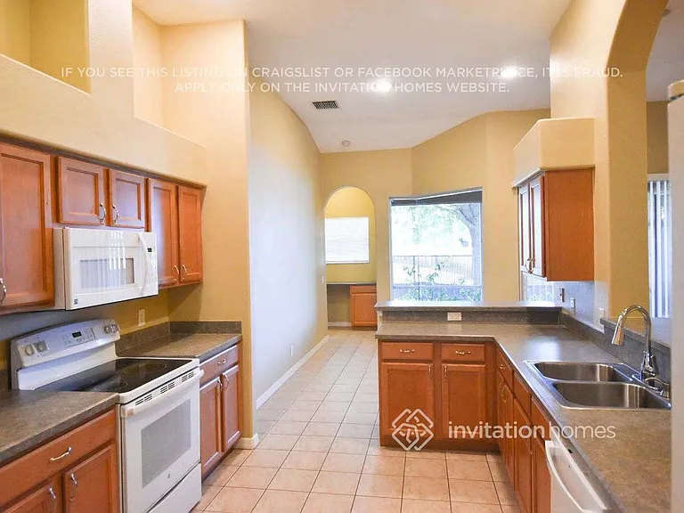 1631 Regal Mist Loop — Photo 5