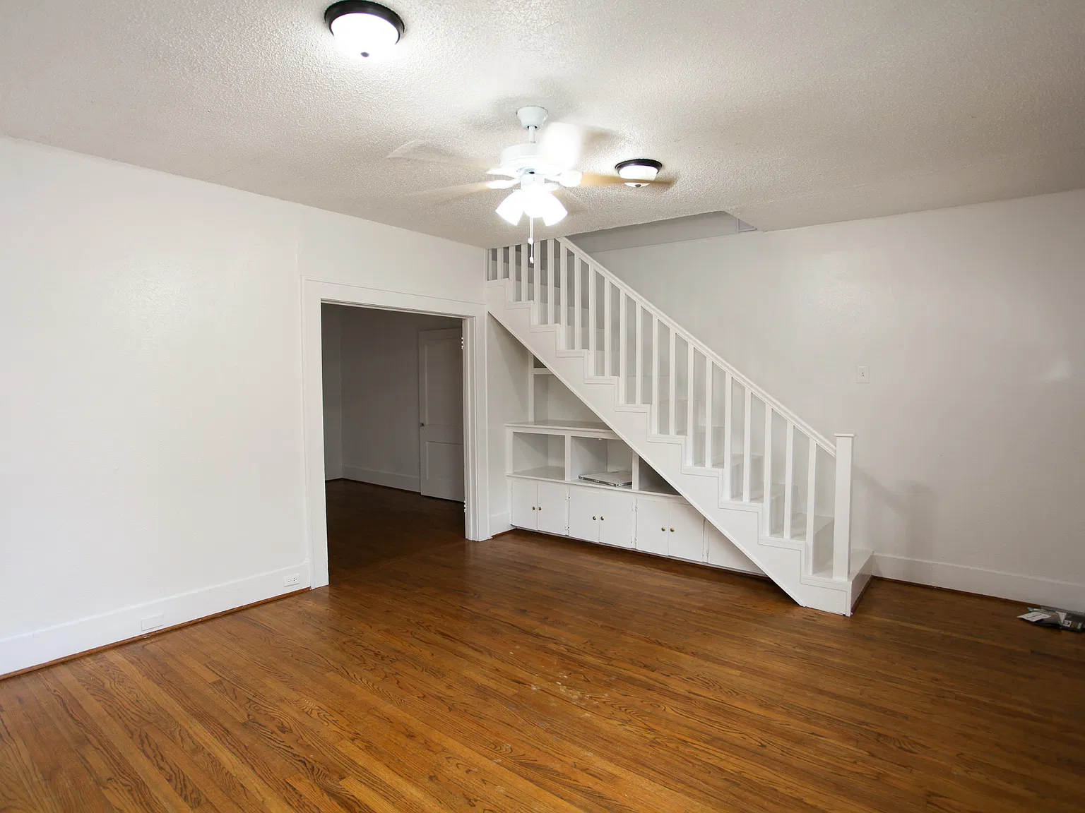 3 bed, 1386 sqft, $2,300 — Photo 3