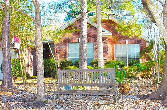 3rd image of 103 W Hobbit Glen Dr