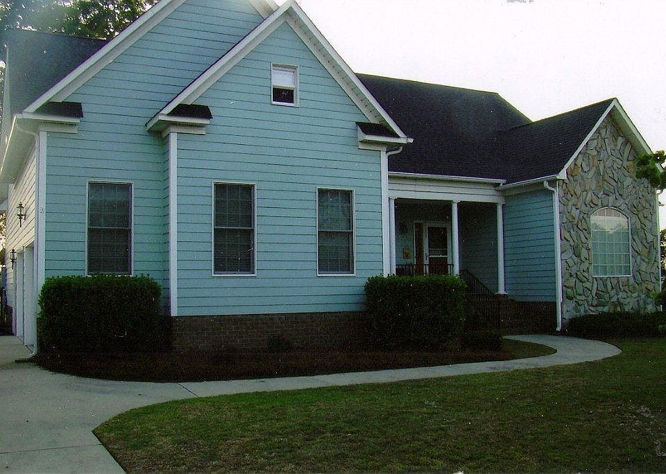 1st image of 1902 Charlestowne Dr