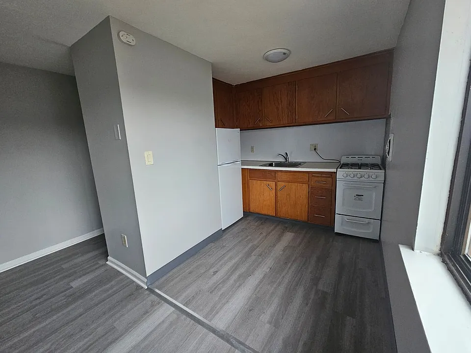 459 Allen St #202